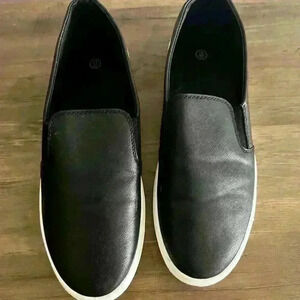 Slip on sneakers black